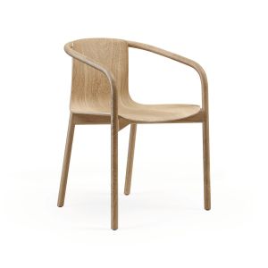 OSUU CHAIR. Bugholzstuhl (aus Massivholz) in Verbindung mit einer minimalen Formholzschale gefertigt aus 3D-Furnier